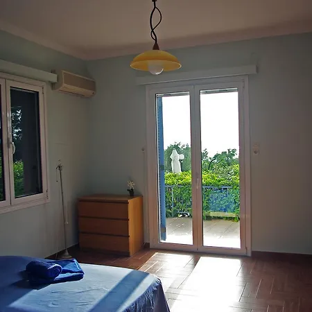 Irimar Retreat Managed By Hilltop Residences בית נופש Mikrá Mandínia